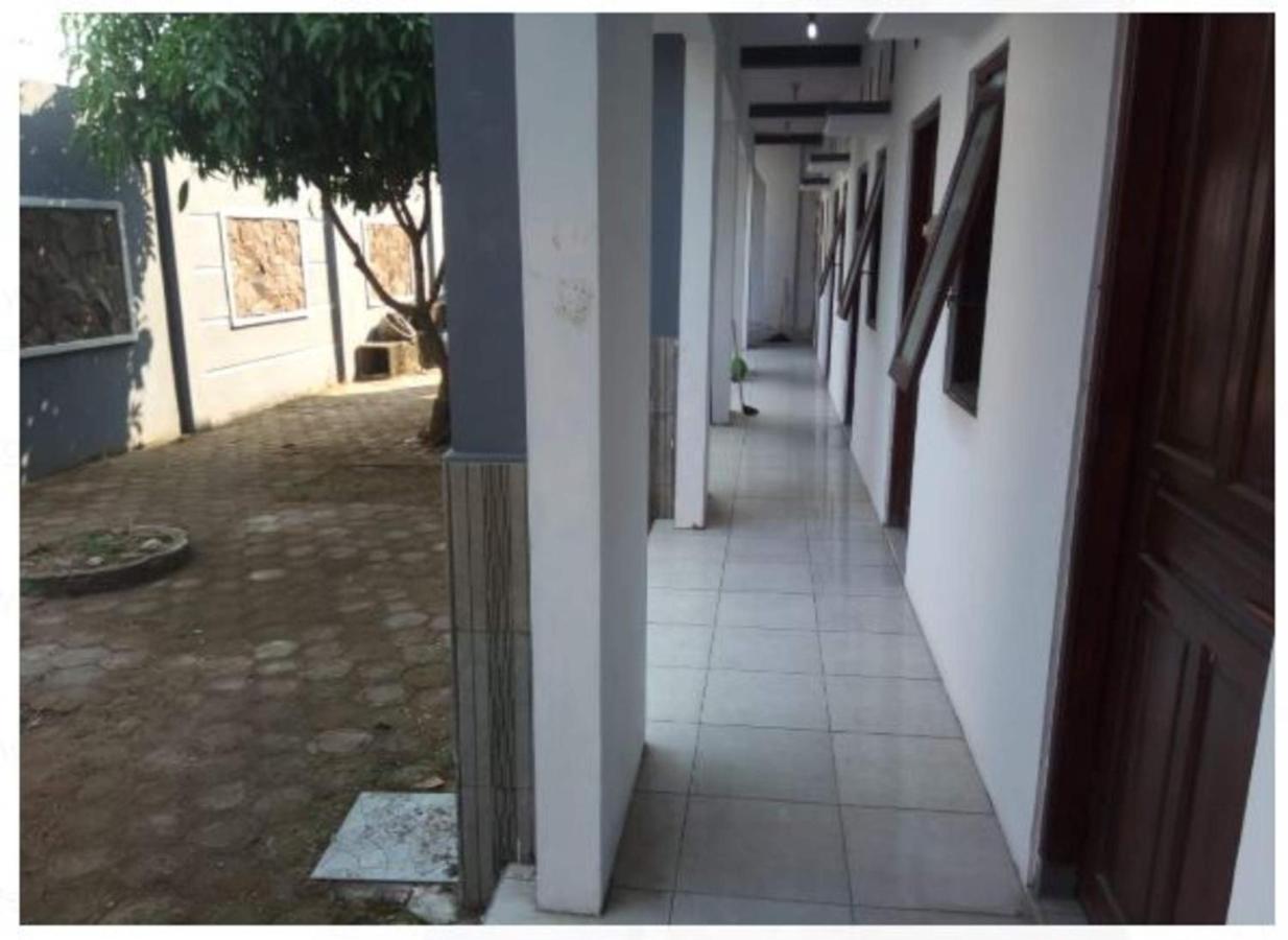 กรียา อนุเกระฮ์ Hotel Mojokerto ภายนอก รูปภาพ